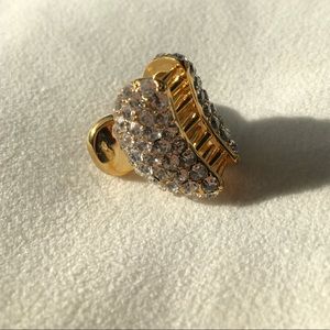 Henri Bendel small hair clip